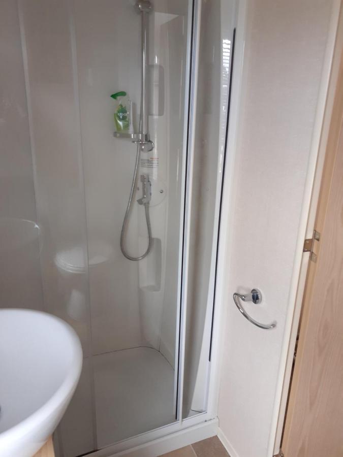 Rick'S Retreat Static Caravan Near The Beach With Free Wifi Лосимът Екстериор снимка