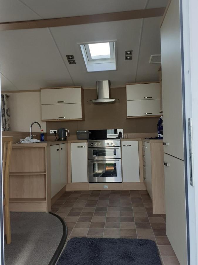 Rick'S Retreat Static Caravan Near The Beach With Free Wifi Лосимът Екстериор снимка